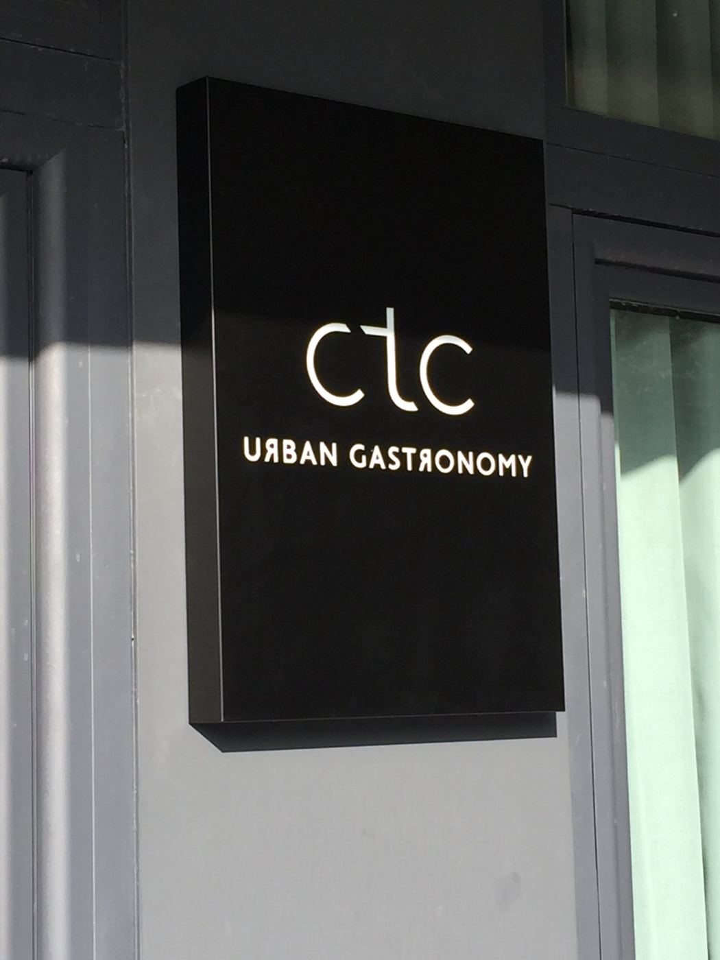 CTC Urban Gastronomy — φωτεινό κουτί